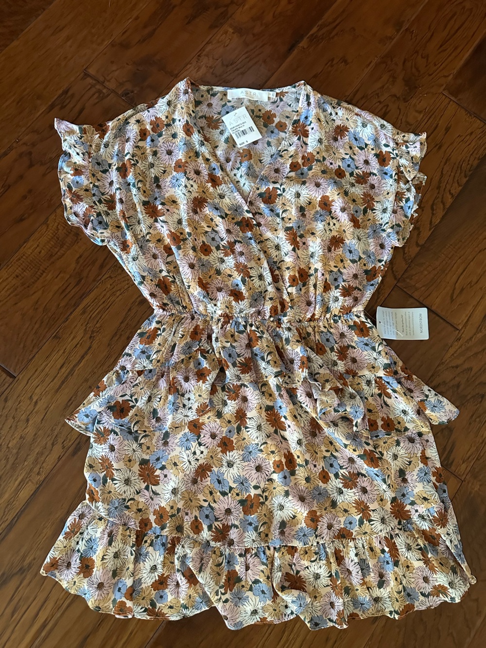 Astr Floral Print Ruched Top in Blue, Brown, Cream & Pink